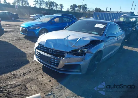 2018 Audi A5 2.0T Premium z USA, uszkodzony, nr VIN WAUTNAF53JA011106
